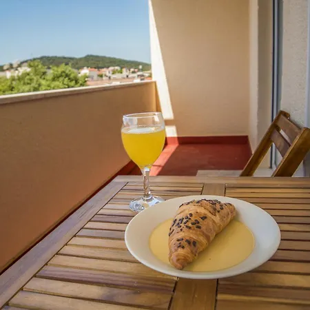 Apartment Saltare Solis *
