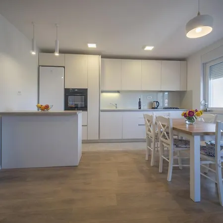 Saltare Solis Apartment Split